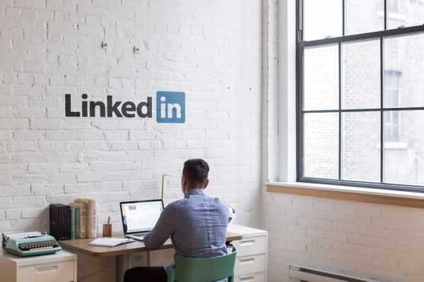 The Quick Guide: Create a LinkedIn business page for your enterprise